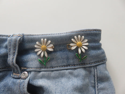 Daisy Waist Buttons