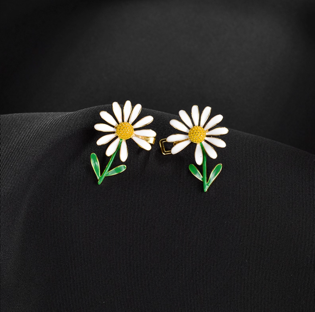 Daisy Waist Buttons