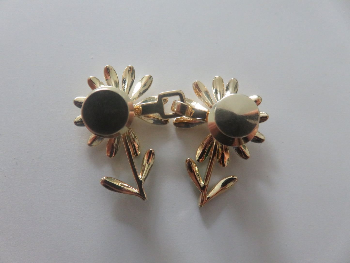 Daisy Waist Buttons