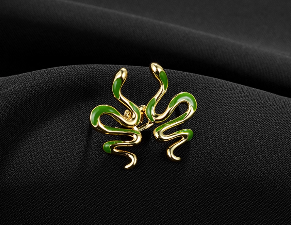 Snake Waist Buttons