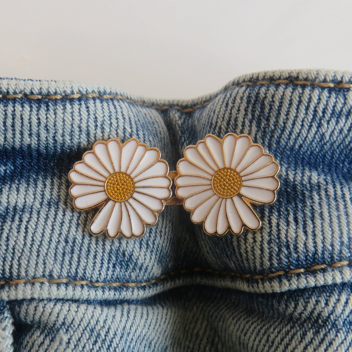 Flower Waist Buttons (Various Colors Available)