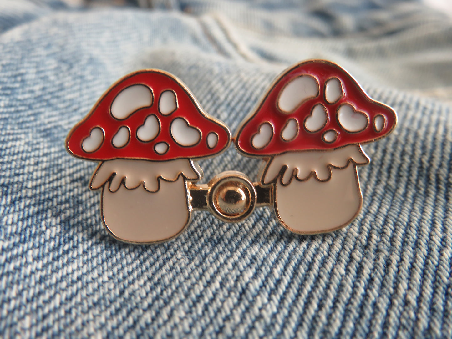 Red Mushroom Waist Buttons