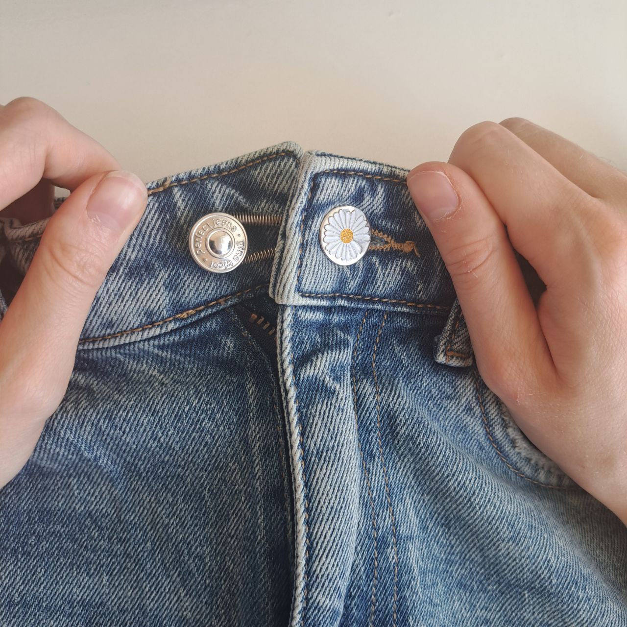 Silver Daisy Waist Expander Button