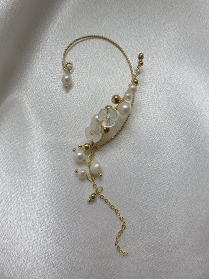 Pearl & Blossom Bracelet