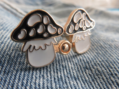 Black Mushroom Waist Buttons